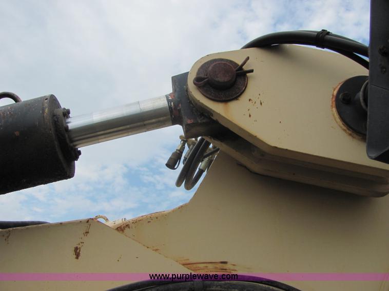 image for item 4901 2000 Tesmec TRS 1085B trencher