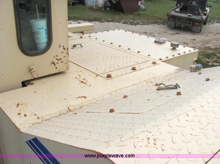 image for item 4901 2000 Tesmec TRS 1085B trencher