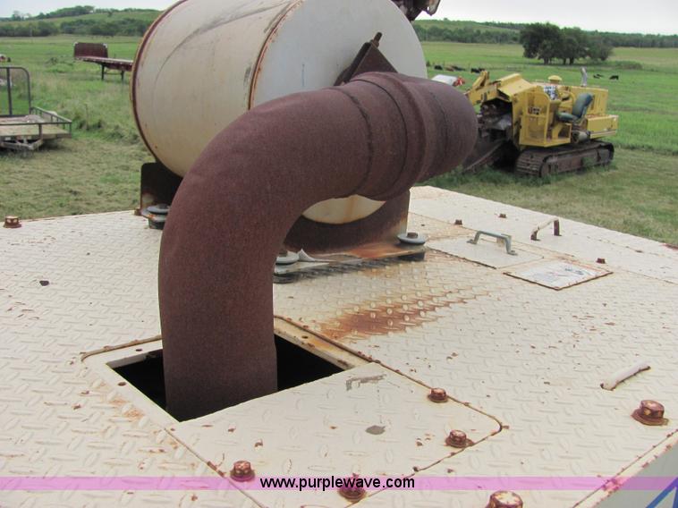 image for item 4901 2000 Tesmec TRS 1085B trencher
