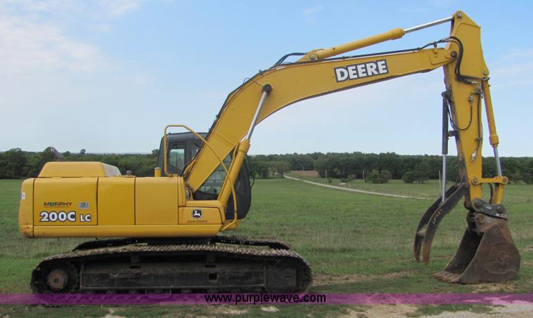 image for item 4903 2006 John Deere 200C LC excavator