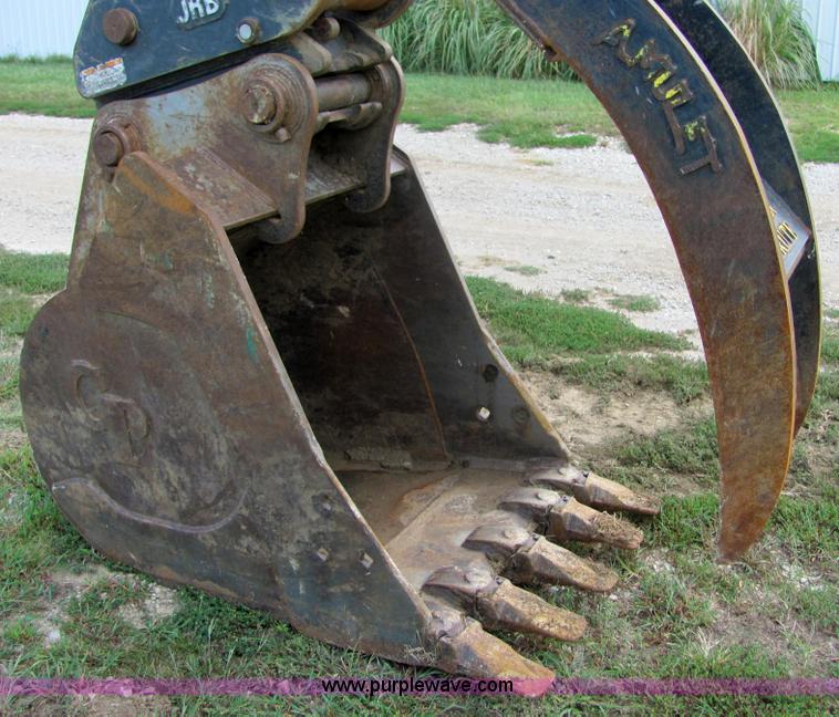 image for item 4903 2006 John Deere 200C LC excavator