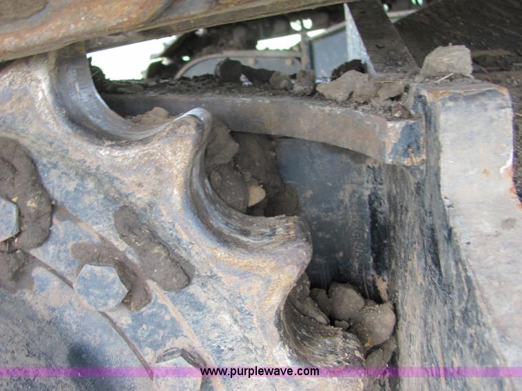 image for item 4903 2006 John Deere 200C LC excavator