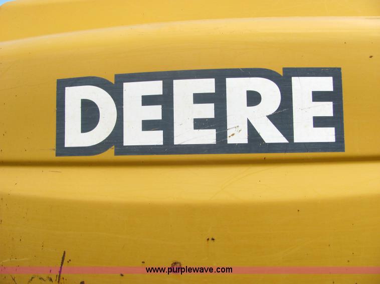 image for item 4903 2006 John Deere 200C LC excavator