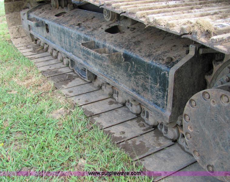 image for item 4903 2006 John Deere 200C LC excavator