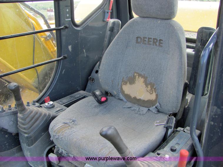 image for item 4903 2006 John Deere 200C LC excavator