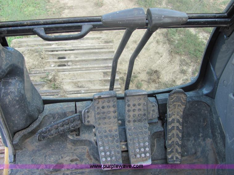 image for item 4903 2006 John Deere 200C LC excavator