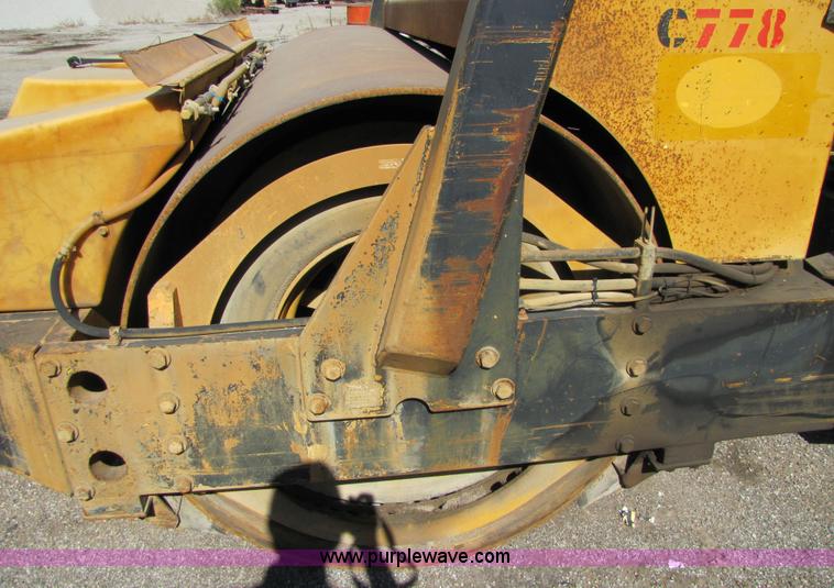 image for item 5185 Hypac C778A vibratory double drum compactor