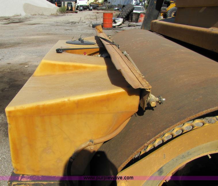 image for item 5185 Hypac C778A vibratory double drum compactor