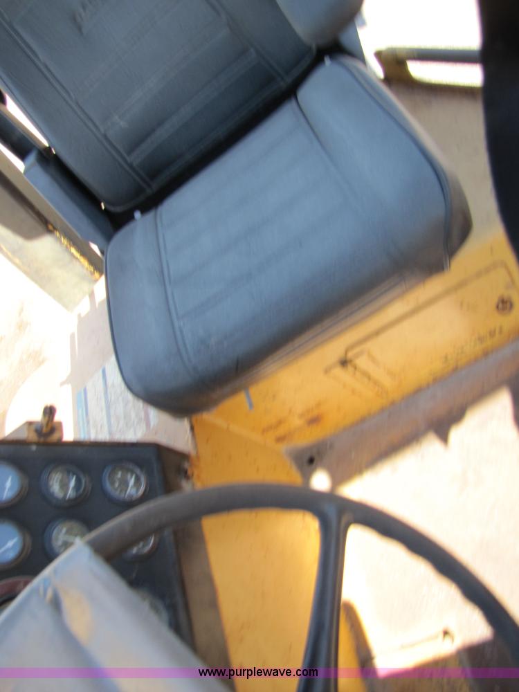 image for item 5185 Hypac C778A vibratory double drum compactor