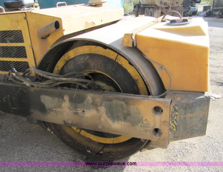 image for item 5187 Hypac C778A vibratory double drum compactor