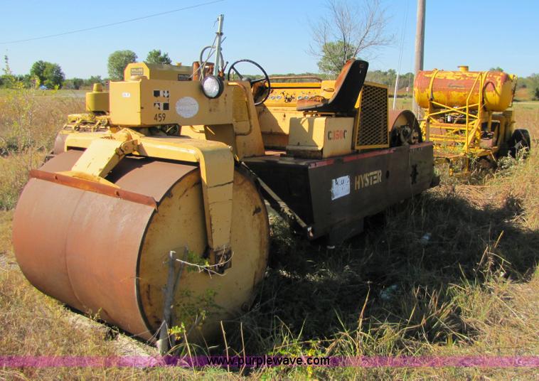 image for item 5189 Hyster double steel roller with rumble-strip roller trailer