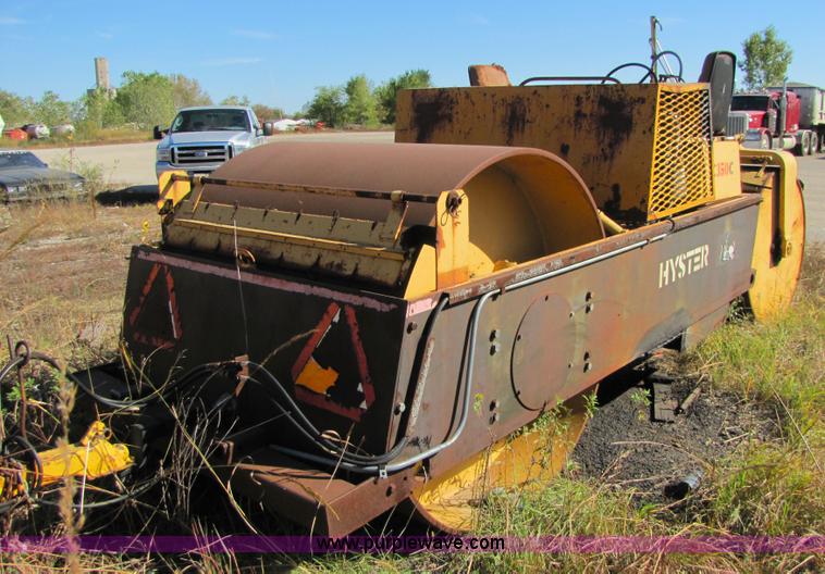image for item 5189 Hyster double steel roller with rumble-strip roller trailer