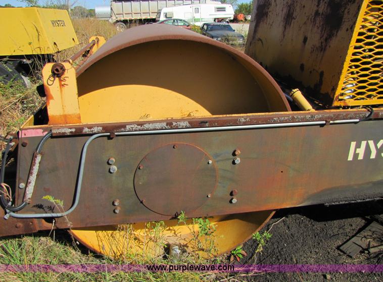 image for item 5189 Hyster double steel roller with rumble-strip roller trailer