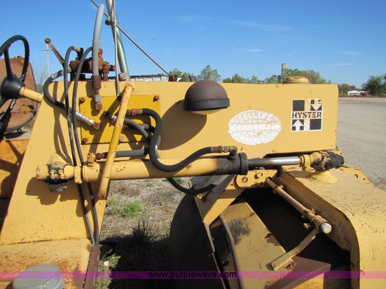 image for item 5189 Hyster double steel roller with rumble-strip roller trailer