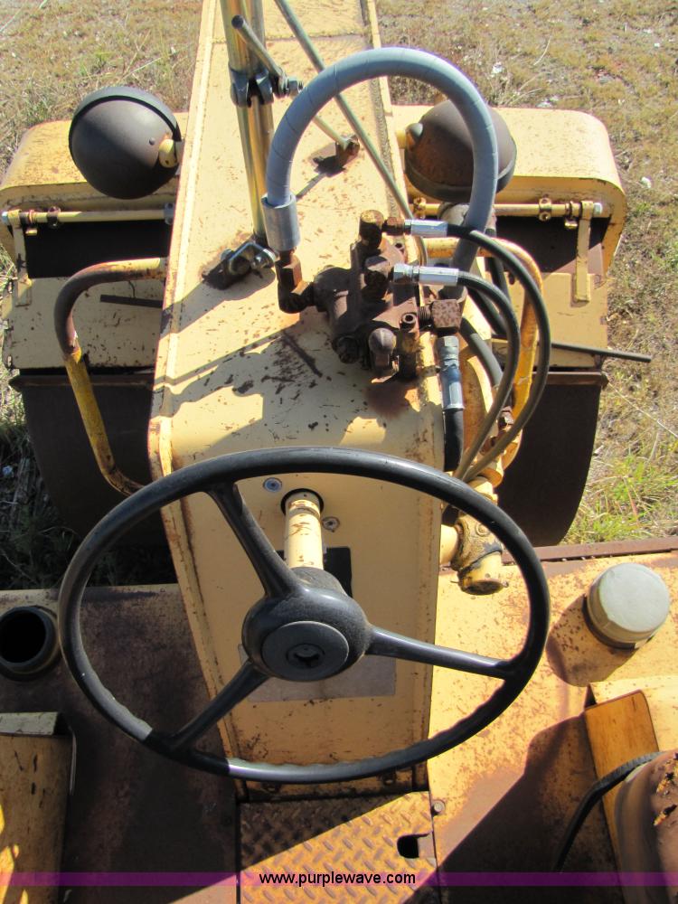 image for item 5189 Hyster double steel roller with rumble-strip roller trailer