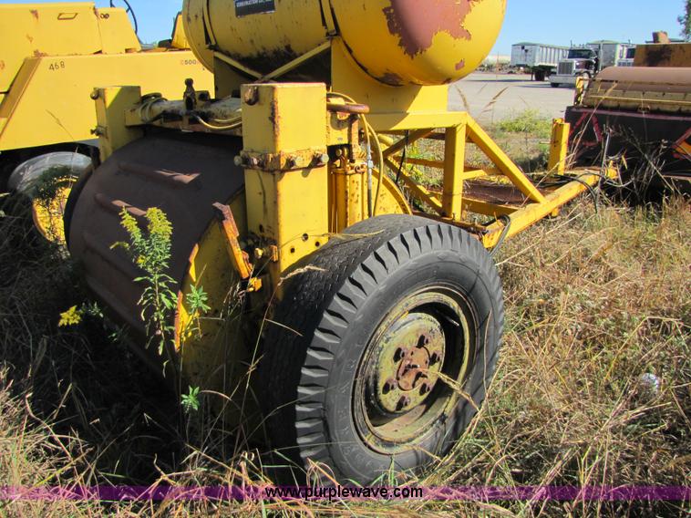 image for item 5189 Hyster double steel roller with rumble-strip roller trailer