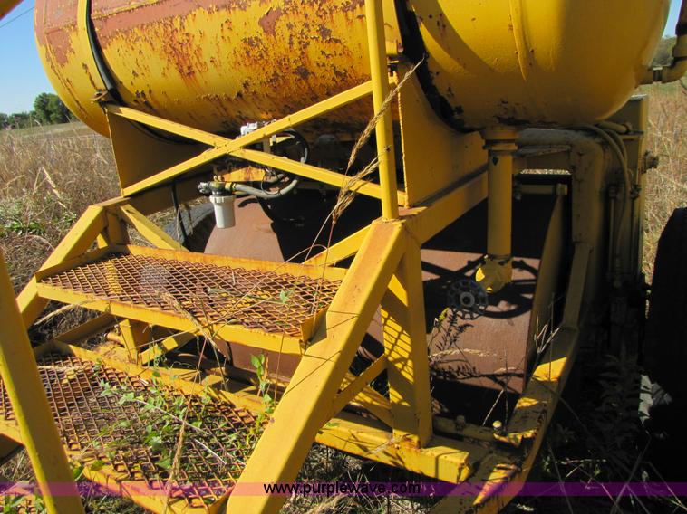 image for item 5189 Hyster double steel roller with rumble-strip roller trailer