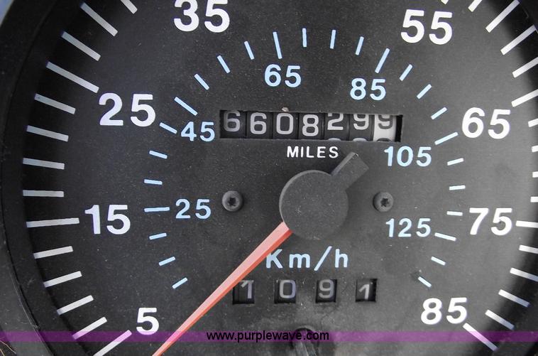 image for item 5873 1994 Mack CH613 semi truck