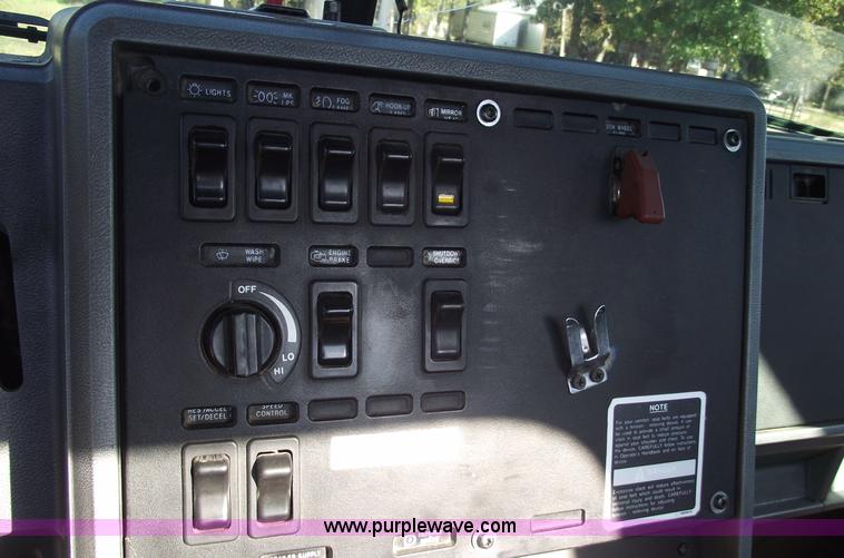 image for item 5873 1994 Mack CH613 semi truck