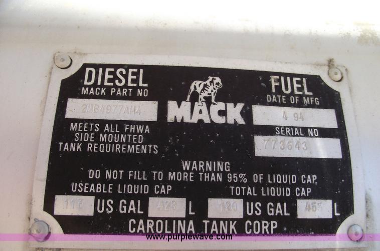 image for item 5873 1994 Mack CH613 semi truck