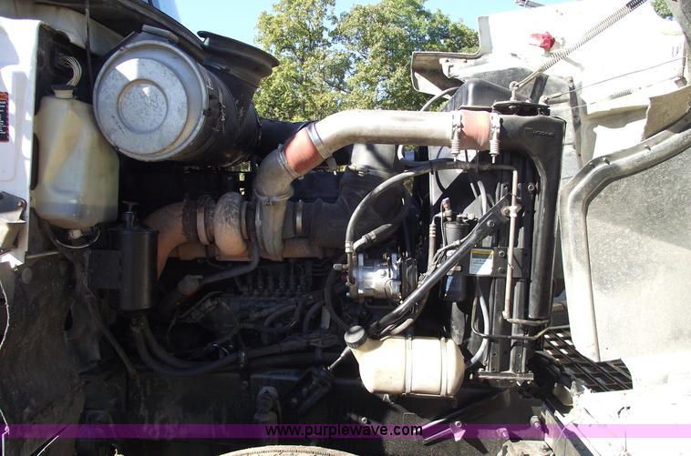 image for item 5873 1994 Mack CH613 semi truck