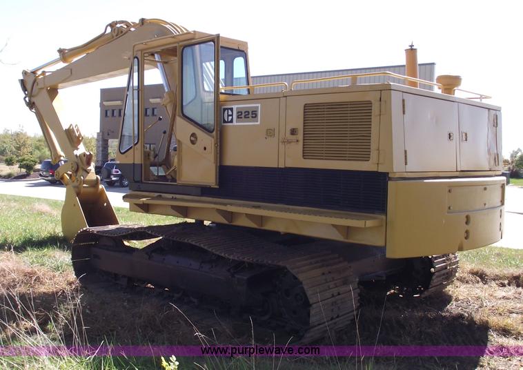 image for item 5929 1974 Caterpillar 225 excavator