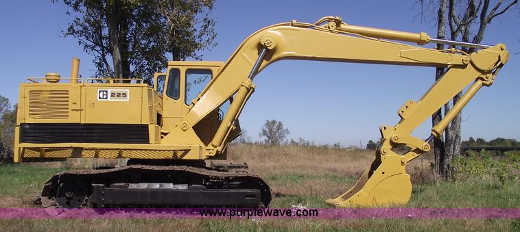 image for item 5929 1974 Caterpillar 225 excavator