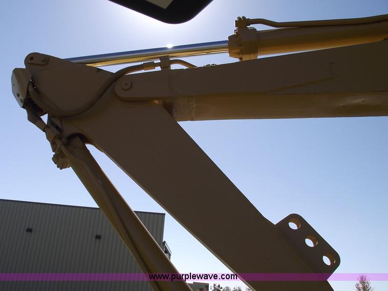 image for item 5929 1974 Caterpillar 225 excavator