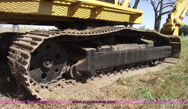 image for item 5929 1974 Caterpillar 225 excavator