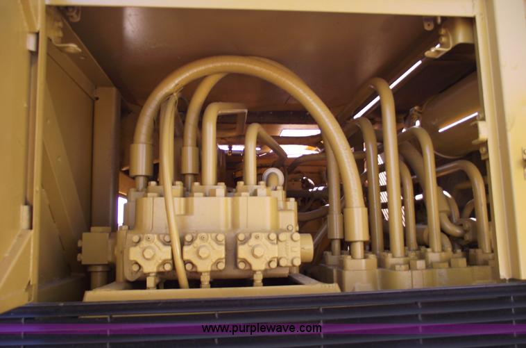 image for item 5929 1974 Caterpillar 225 excavator