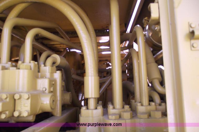 image for item 5929 1974 Caterpillar 225 excavator