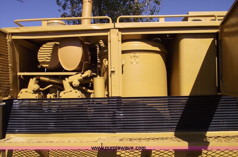 image for item 5929 1974 Caterpillar 225 excavator