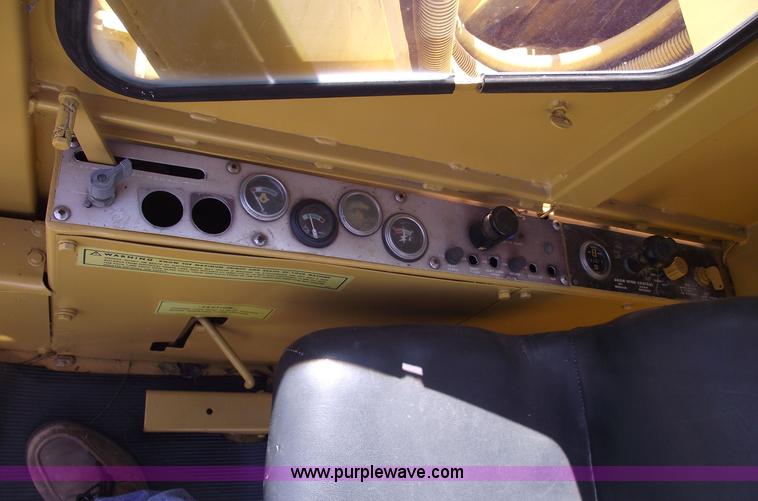 image for item 5929 1974 Caterpillar 225 excavator