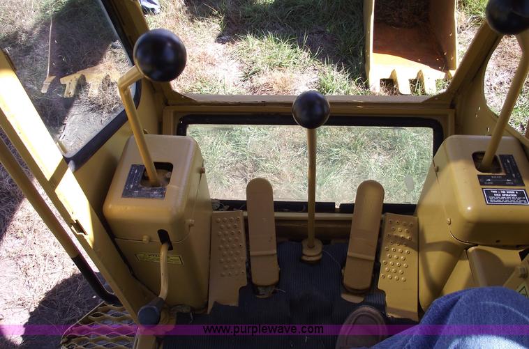 image for item 5929 1974 Caterpillar 225 excavator