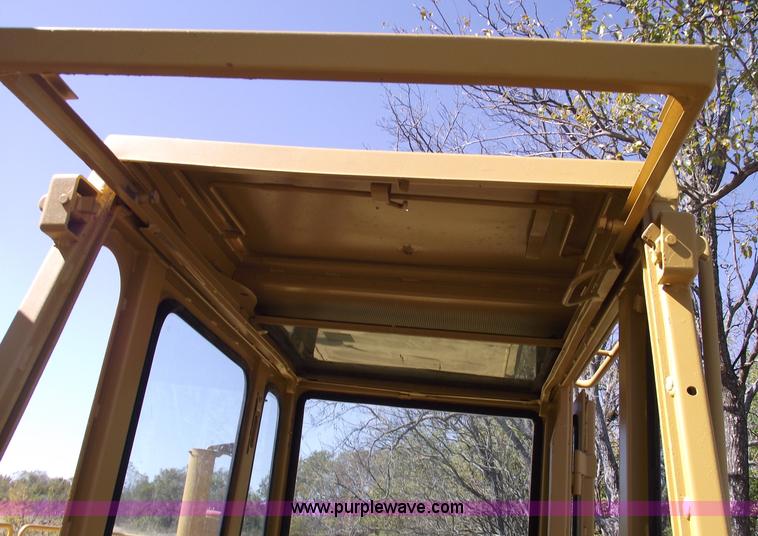 image for item 5929 1974 Caterpillar 225 excavator