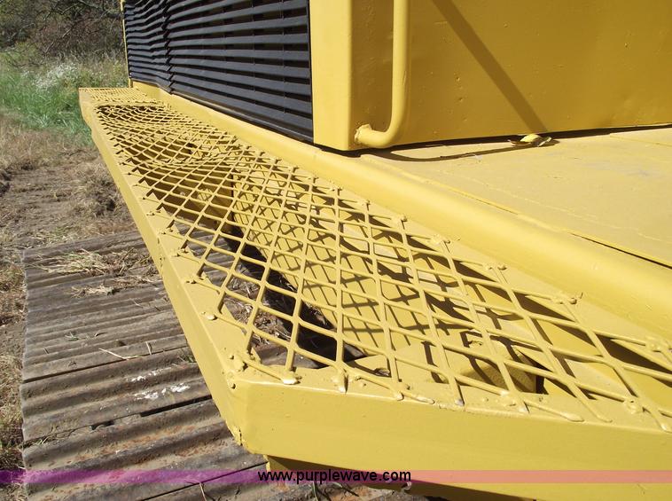 image for item 5929 1974 Caterpillar 225 excavator