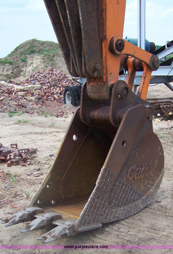 image for item 6010 1998 Halla HE130LCE excavator