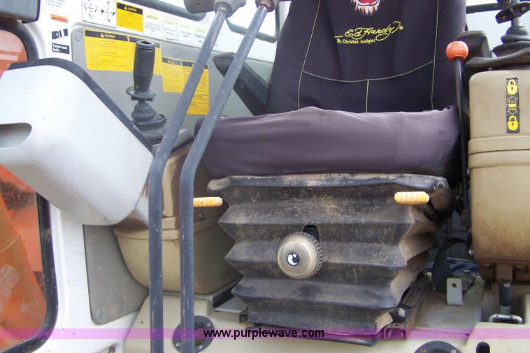 image for item 6010 1998 Halla HE130LCE excavator