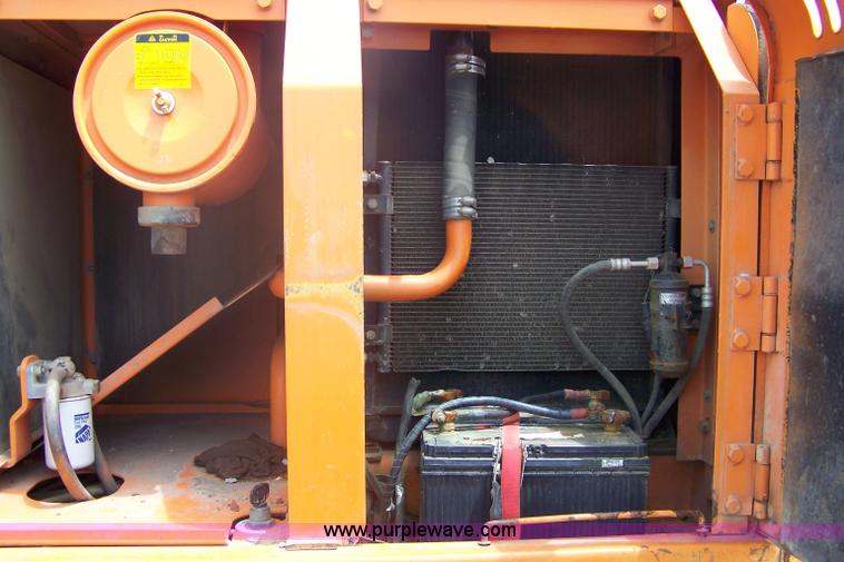 image for item 6010 1998 Halla HE130LCE excavator