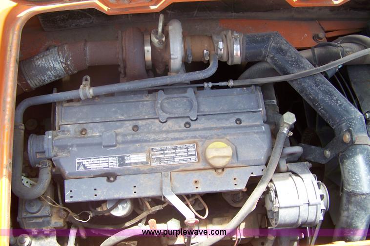 image for item 6010 1998 Halla HE130LCE excavator