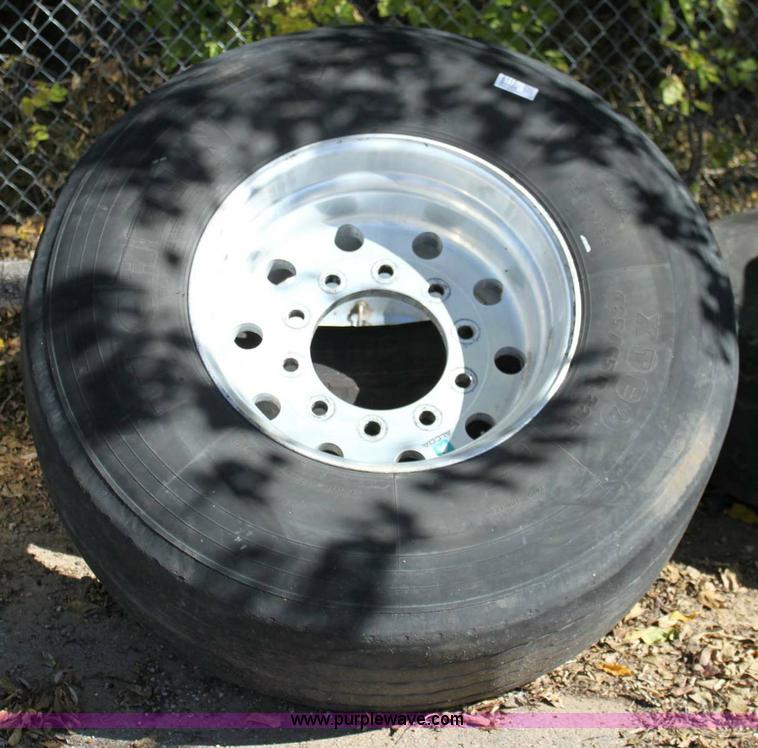 image for item 6115 (4) Super Single semi tires