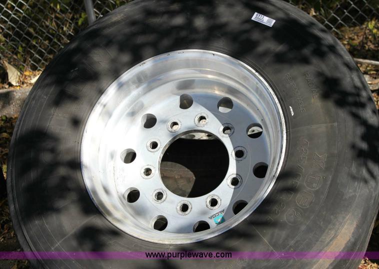 image for item 6115 (4) Super Single semi tires