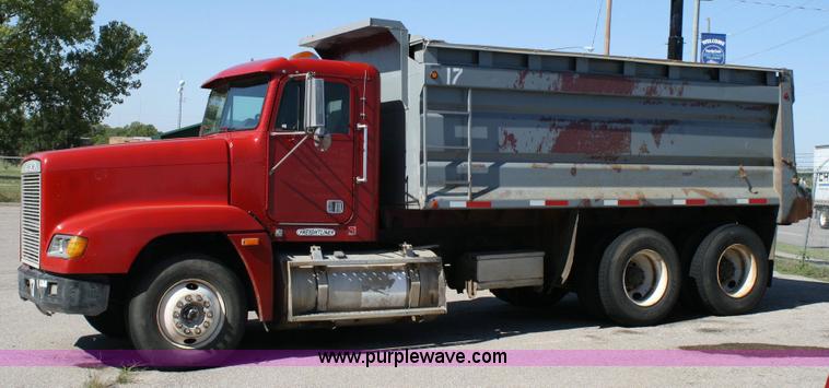 image for item 6634 1994 Freightliner dump truck
