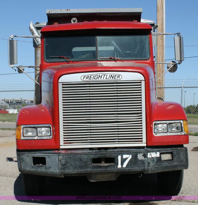 image for item 6634 1994 Freightliner dump truck