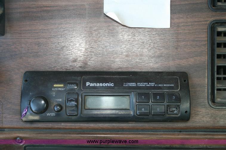 image for item 6634 1994 Freightliner dump truck