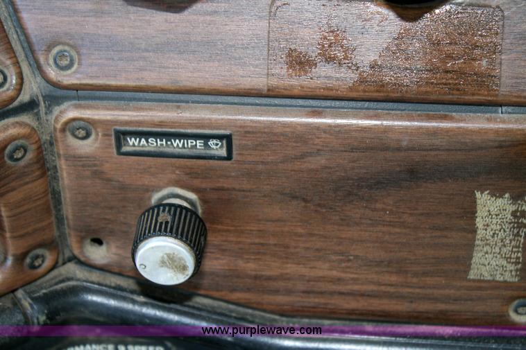 image for item 6634 1994 Freightliner dump truck