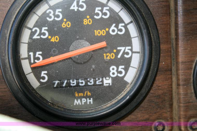 image for item 6634 1994 Freightliner dump truck