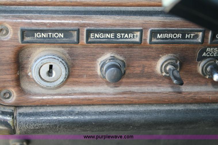 image for item 6634 1994 Freightliner dump truck