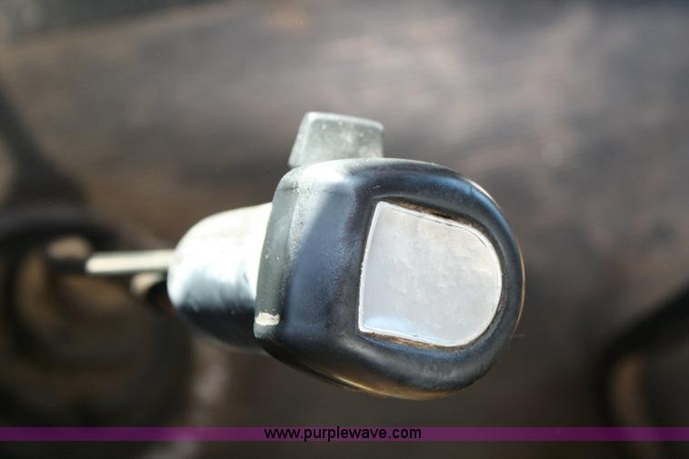 image for item 6634 1994 Freightliner dump truck