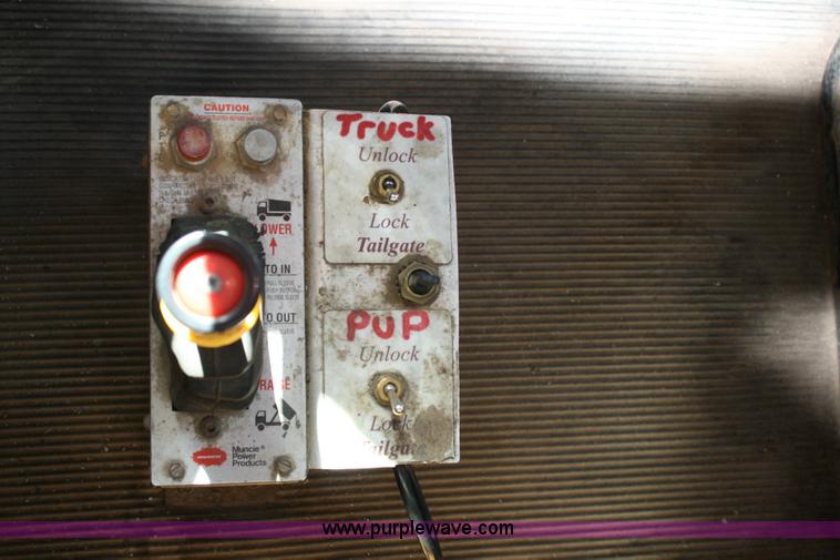 image for item 6634 1994 Freightliner dump truck